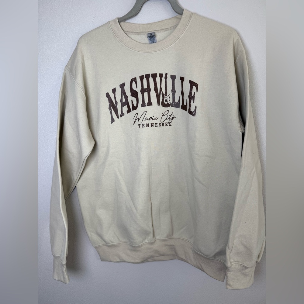 Gildan Cream Crewneck Sweater with Nashville Graphic